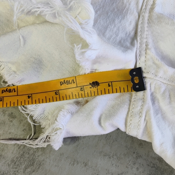 Levi's 501 Distressed Denim Shorts Womens 31 Waist White Button Fly 2" Inseam - Picture 10 of 12